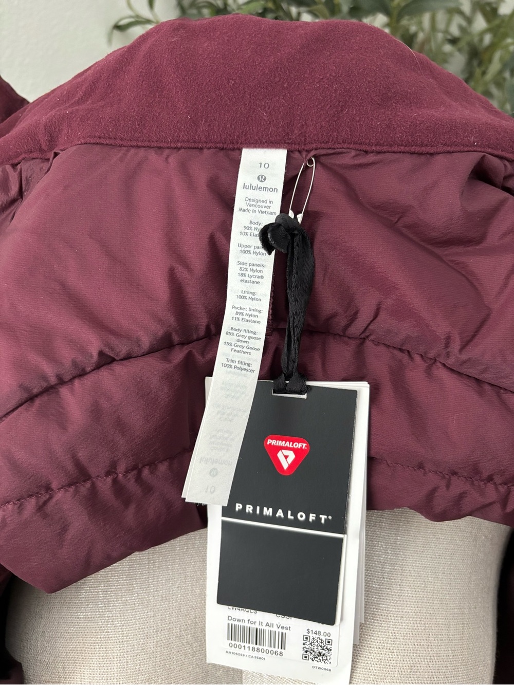 Lululemon Down for it All Vest sz 10 - Picture 5 of 8